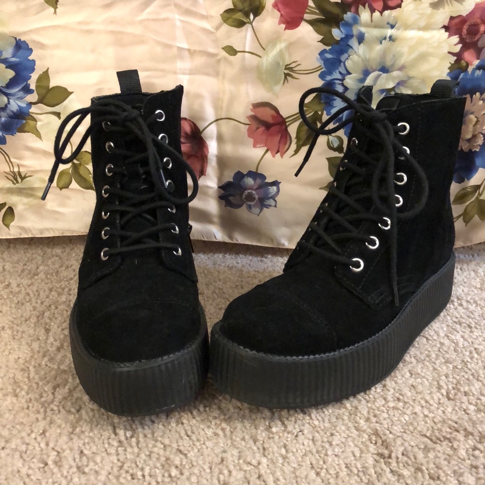 T.U.K. Black Suede Viva Mondo Boots U.S. Size 8